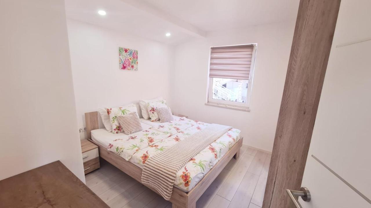 Vila Nejra1 Sa Bazenom Apartment พูลา ภายนอก รูปภาพ